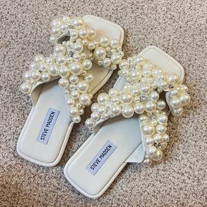 NWOT Steve Madden Duri Pearl Slides